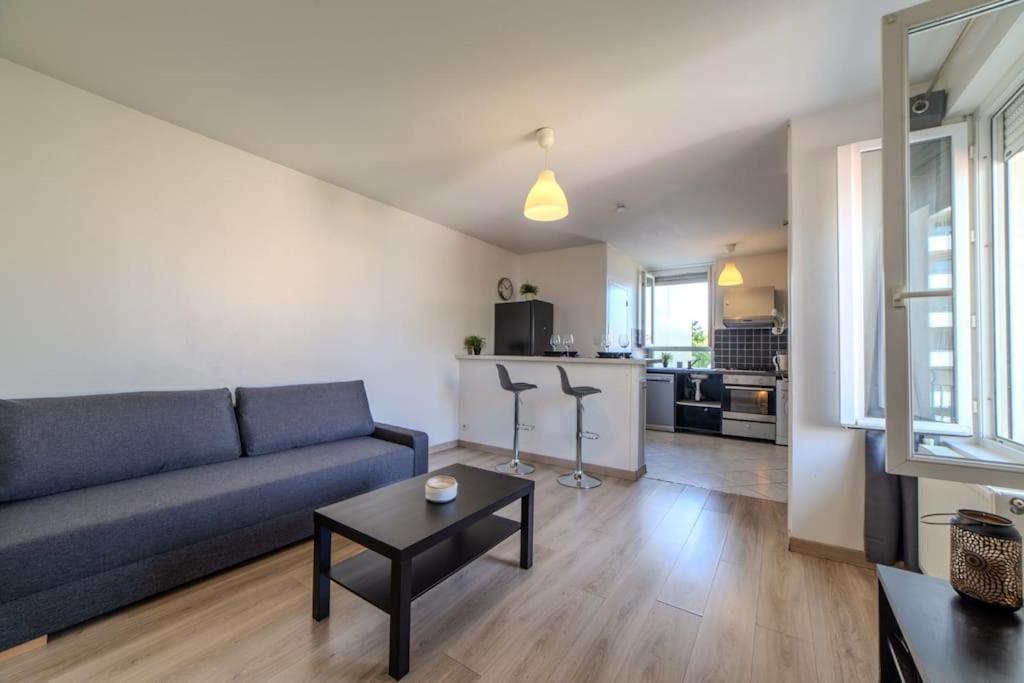 Le Courteline - Villeurbanne Centre ภายนอก รูปภาพ