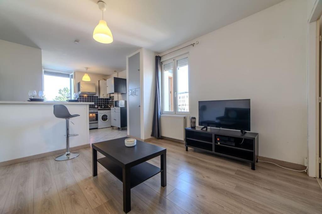 Le Courteline - Villeurbanne Centre ภายนอก รูปภาพ
